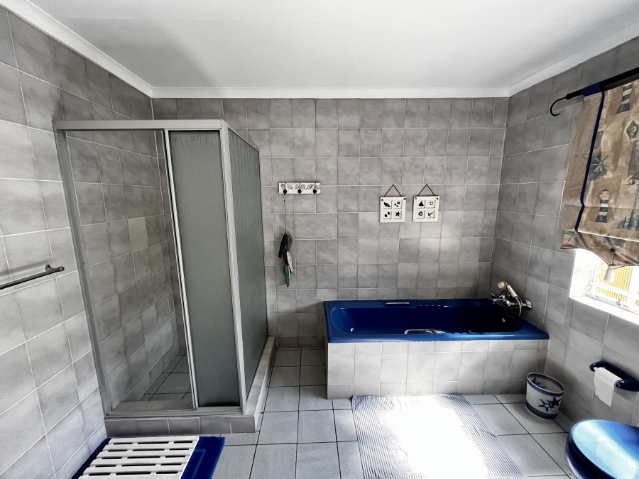 4 Bedroom Property for Sale in Van Der Hoff Park North West